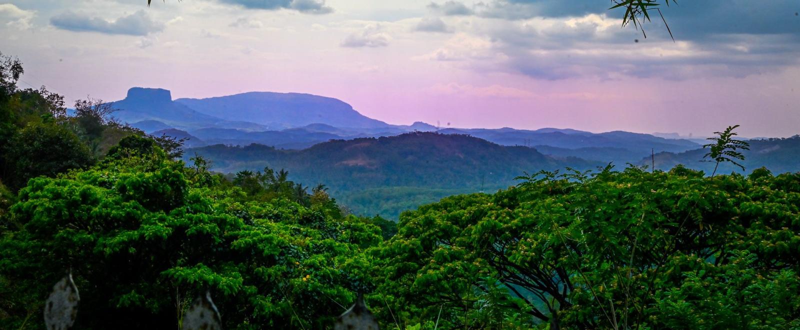 A volunteer in Sri Lanka captures the sunset over the mountains in Kadugannawa. 